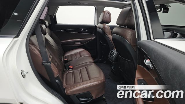 Kia Sorento 2016 — photo 18