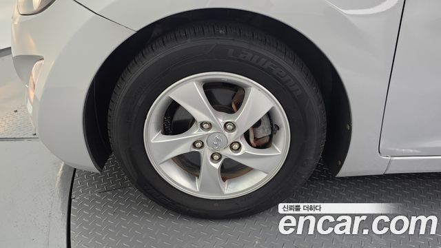 Hyundai AVANTE 2011 — photo 5
