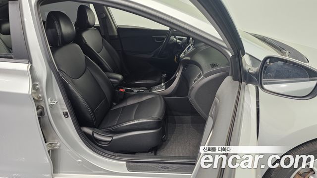 Hyundai AVANTE 2011 — photo 13