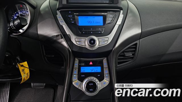Hyundai AVANTE 2011 — photo 21