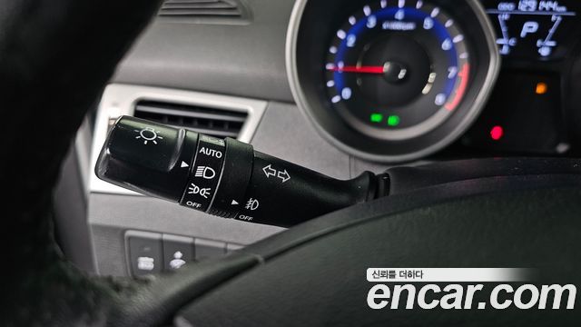 Hyundai AVANTE 2011 — photo 25
