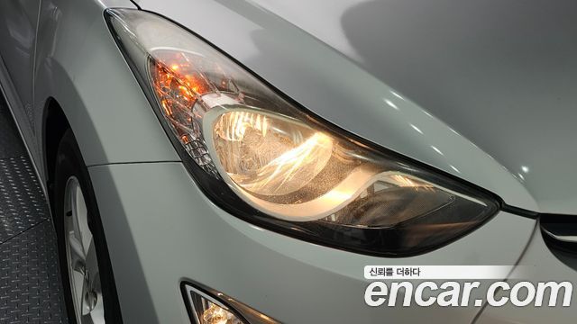 Hyundai AVANTE 2011 — photo 8