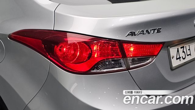 Hyundai AVANTE 2011 — photo 9
