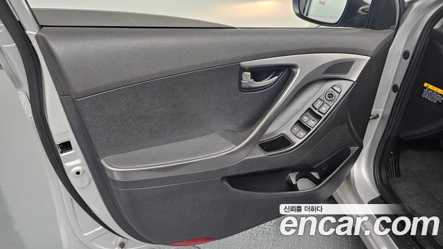 Hyundai AVANTE 2011 — photo 14