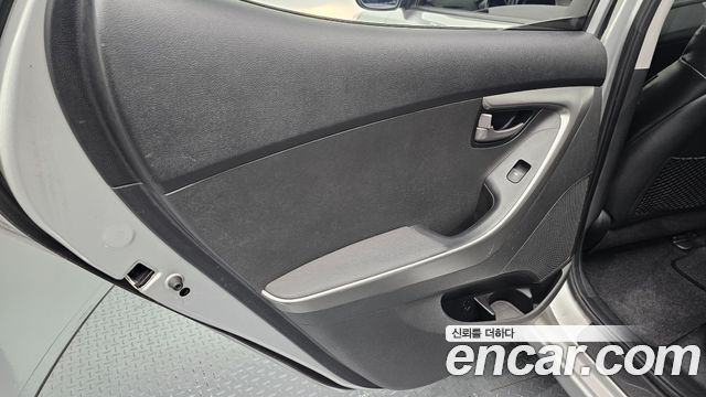 Hyundai AVANTE 2011 — photo 15
