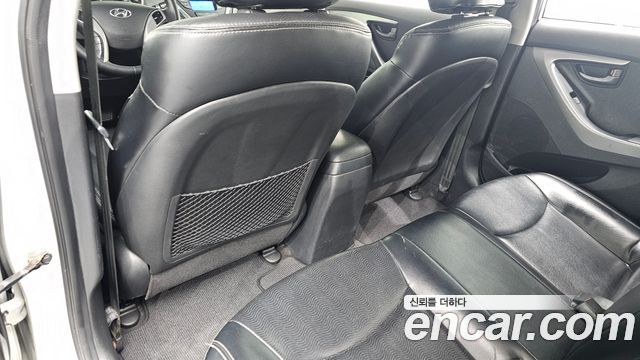 Hyundai AVANTE 2011 — photo 28