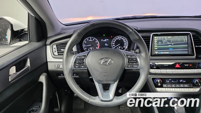 Hyundai Sonata 2018 — photo 13