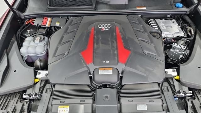 Audi RSQ8 2025 — photo 6