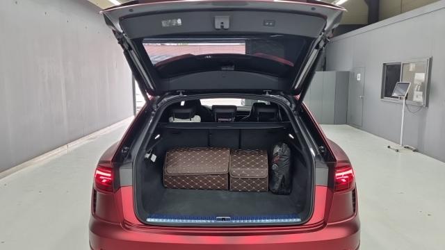 Audi RSQ8 2025 — photo 18