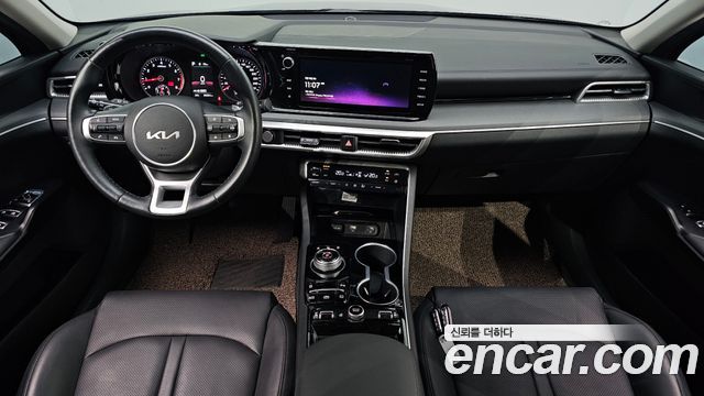 Kia K5 2023 — photo 10