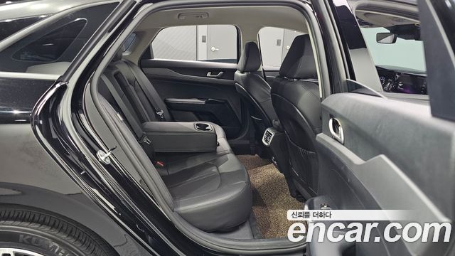 Kia K5 2023 — photo 17