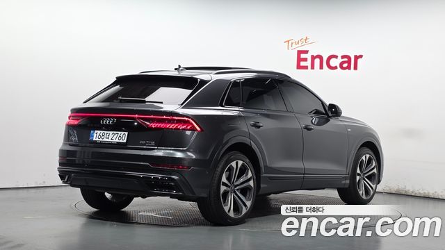 Audi Q8 2023 — photo 2
