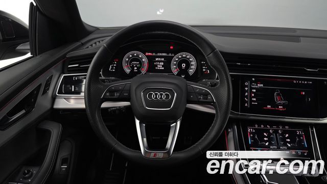 Audi Q8 2023 — photo 20