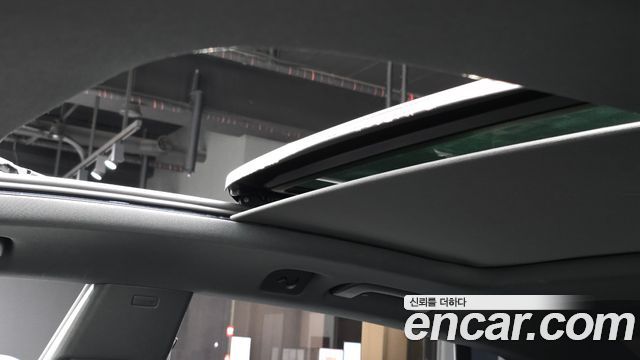 Audi Q8 2023 — photo 25
