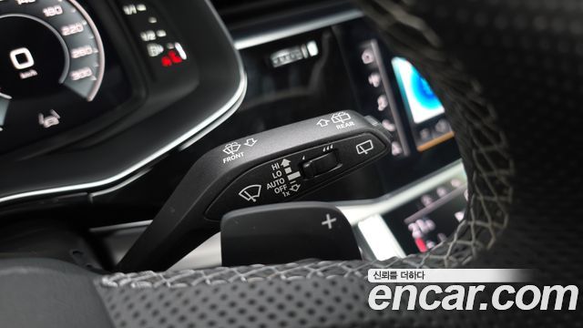 Audi Q8 2023 — photo 39