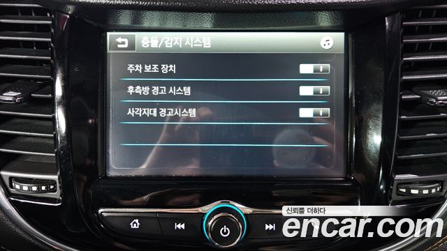 Chevrolet Korea Trax 2017 — photo 26