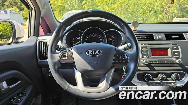 Kia pride 2017 — photo 13