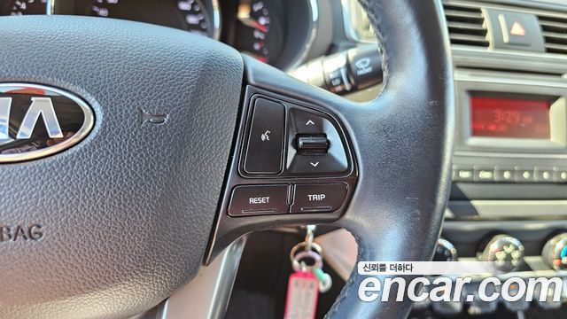 Kia pride 2017 — photo 14