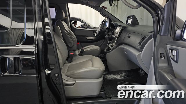Hyundai Starex 2014 — photo 11