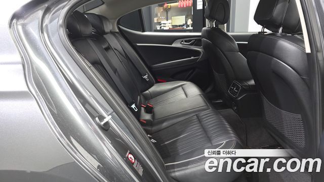 Genesis G70 2020 — photo 18