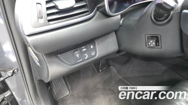 Genesis G70 2020 — photo 24
