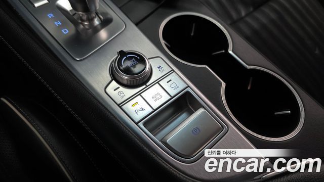 Genesis G70 2020 — photo 27