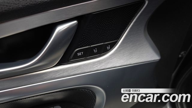 Genesis G70 2020 — photo 29