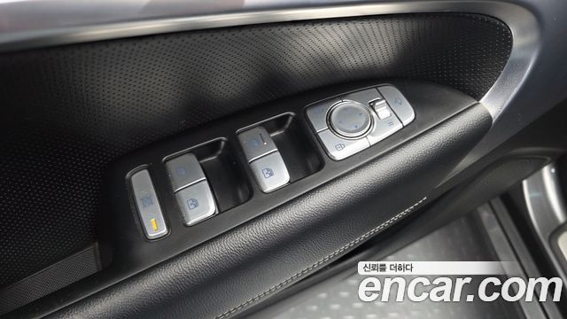 Genesis G70 2020 — photo 30