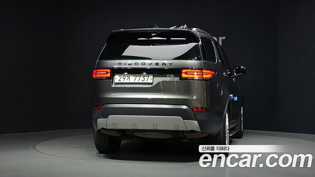 Land Rover Discovery 2018 — photo 4