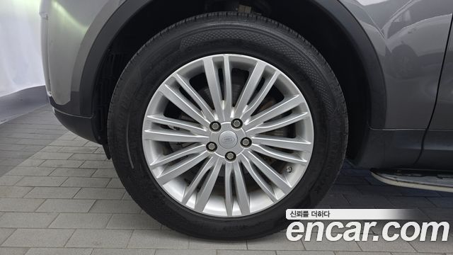 Land Rover Discovery 2018 — photo 5