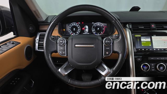 Land Rover Discovery 2018 — photo 16