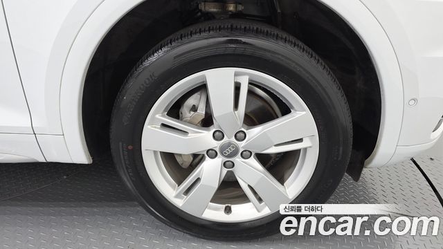 Audi Q5 2020 — photo 7