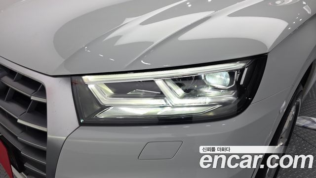 Audi Q5 2020 — photo 8