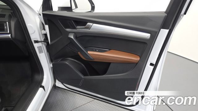 Audi Q5 2020 — photo 14