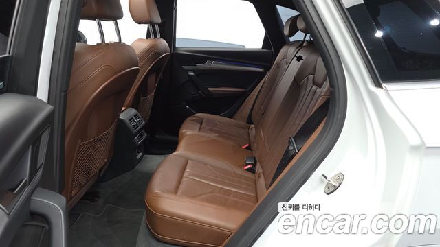 Audi Q5 2020 — photo 16