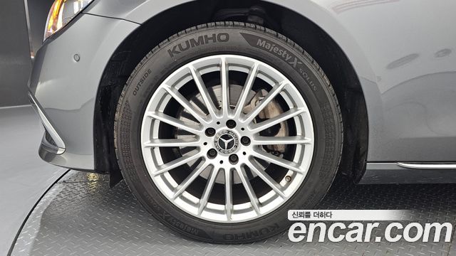 Mercedes-Benz E-Class 2021 — photo 5