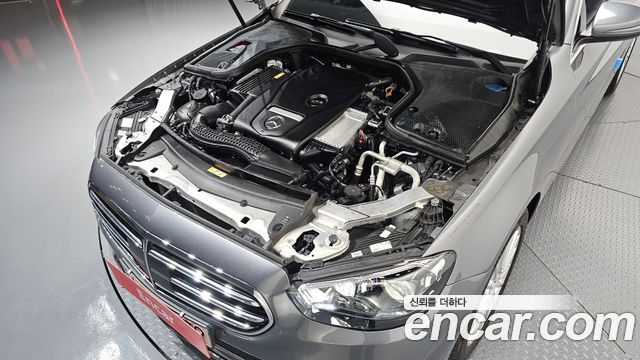 Mercedes-Benz E-Class 2021 — photo 6