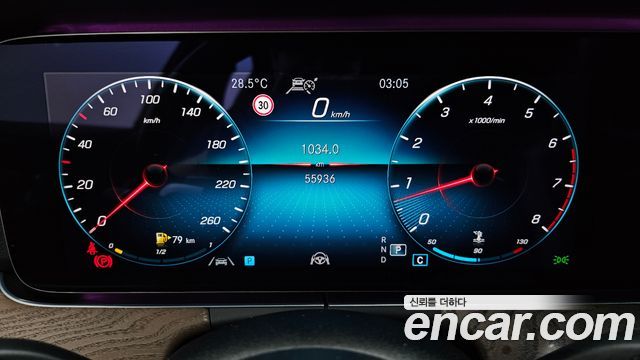 Mercedes-Benz E-Class 2021 — photo 11