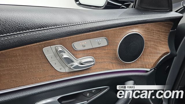 Mercedes-Benz E-Class 2021 — photo 26