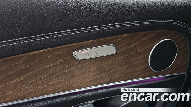 Mercedes-Benz E-Class 2021 — photo 28