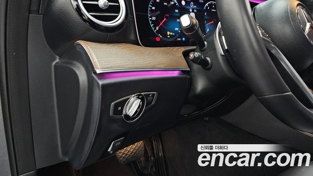 Mercedes-Benz E-Class 2021 — photo 29