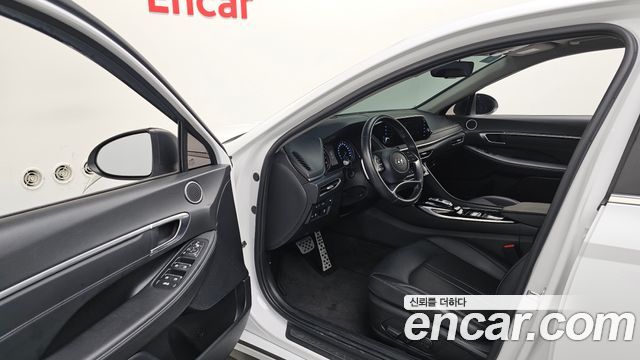 Hyundai Sonata 2023 — photo 13