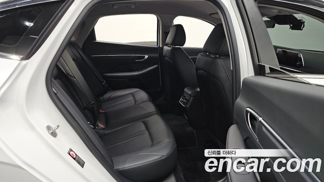 Hyundai Sonata 2023 — photo 18