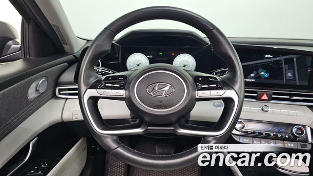 Hyundai AVANTE 2021 — photo 24