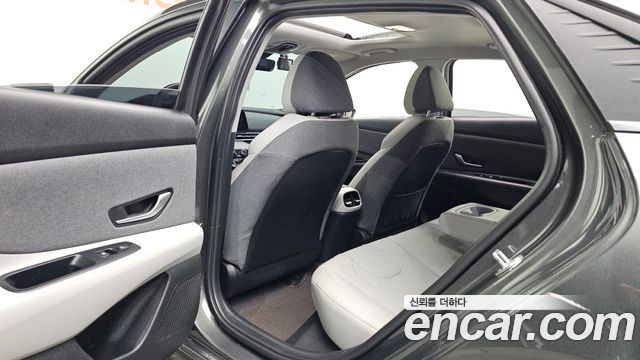 Hyundai AVANTE 2021 — photo 16