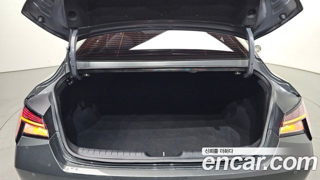 Hyundai AVANTE 2021 — photo 33