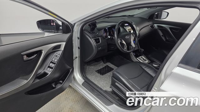 Hyundai AVANTE 2011 — photo 10