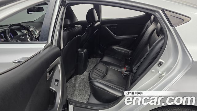Hyundai AVANTE 2011 — photo 11