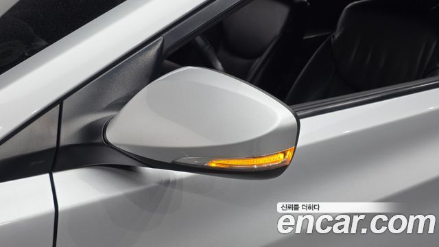 Hyundai AVANTE 2011 — photo 18