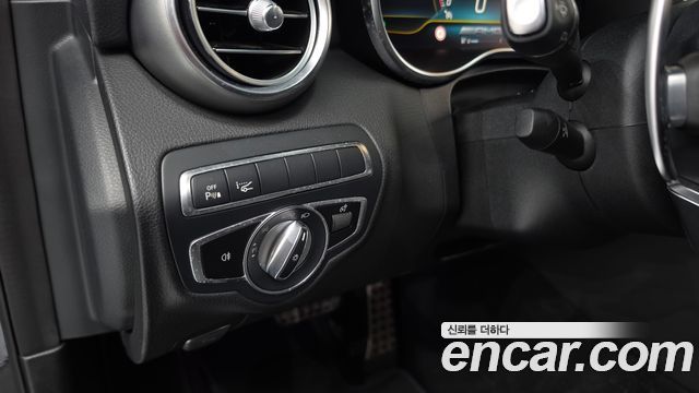Mercedes-Benz C-Class 2020 — photo 28